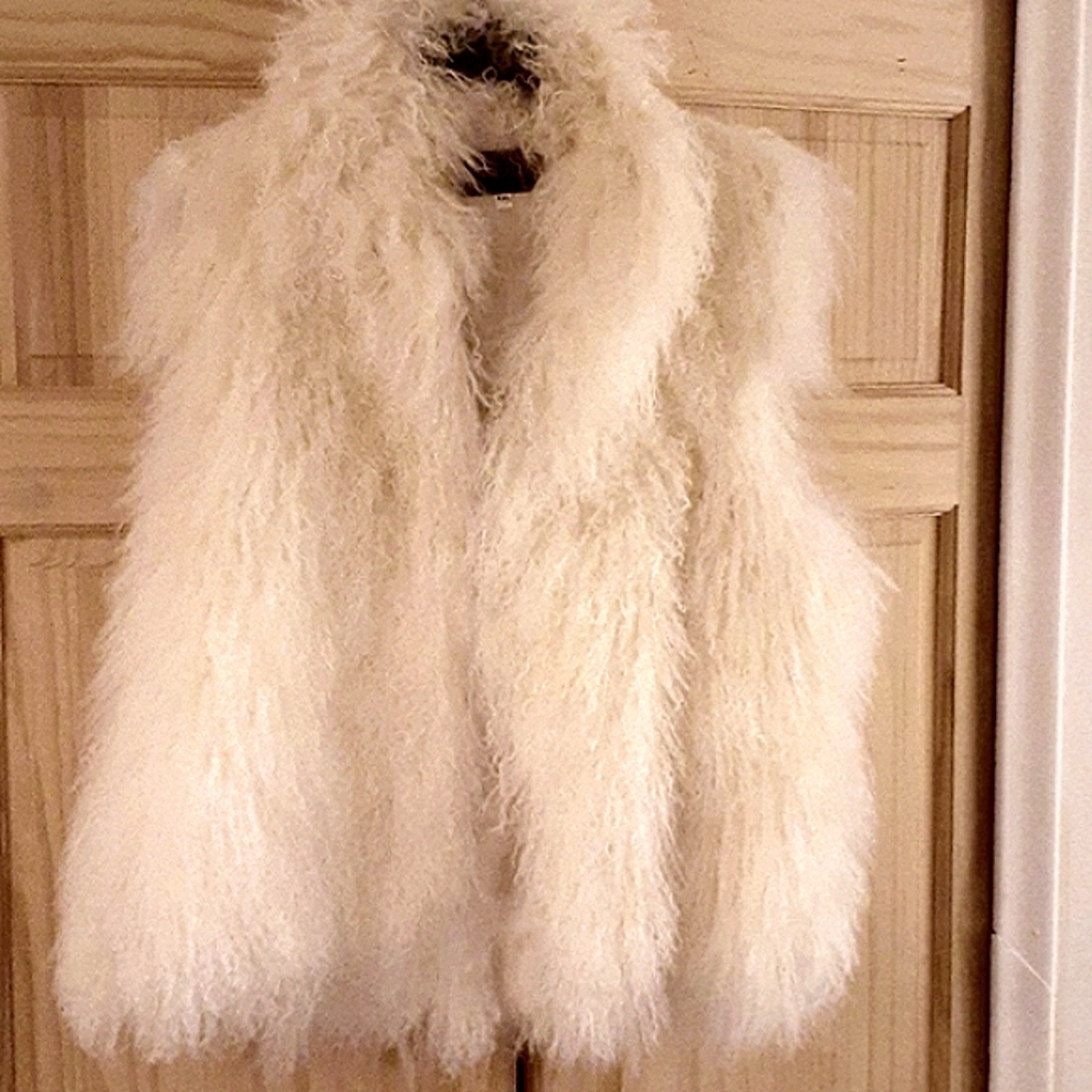 Monoglian Winter White XXL SLEEVELESS VEST NWOT